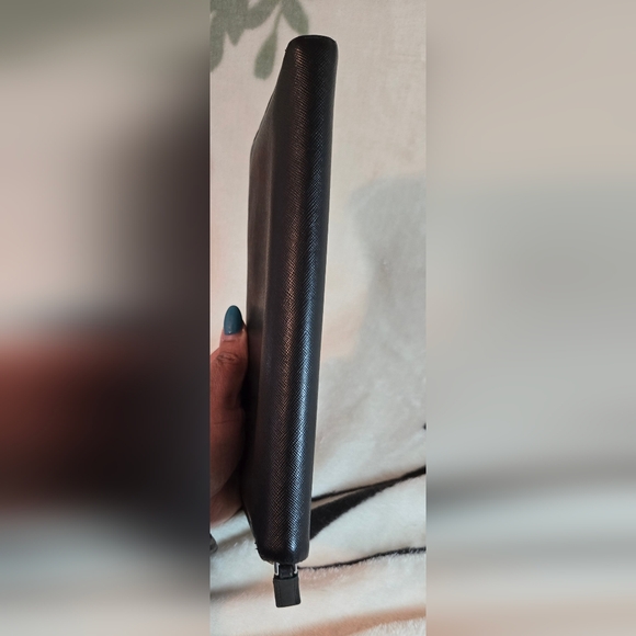 💯 Authentic Prada Saffiano Leather Document Holder/Wallet - Picture 14 of 16